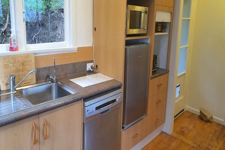 Photo of property in 26b Howard Street, Macandrew Bay, Dunedin, 9014