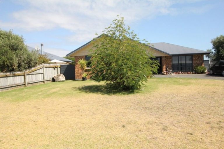 Photo of property in 64 Andrews Street, Foxton Beach, Foxton, 4815
