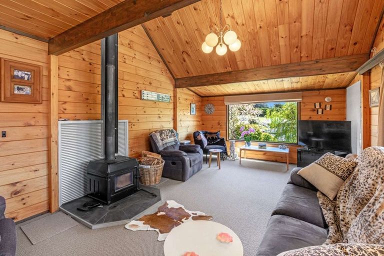 Photo of property in 33 Aotea Crescent, Gore, 9710