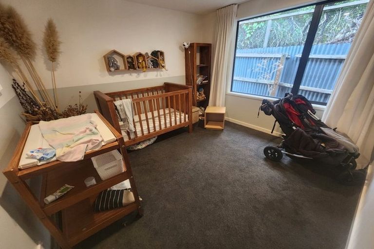 Photo of property in 11 Laing Crescent, Heathcote Valley, Christchurch, 8022