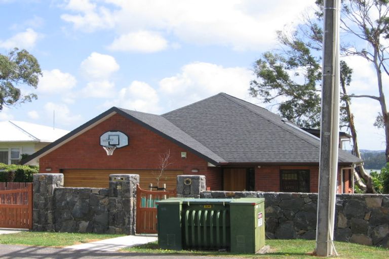 Photo of property in 25 Dakota Avenue, Beach Haven, Auckland, 0626