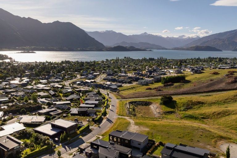 Photo of property in 34 Kirimoko Crescent, Wanaka, 9305