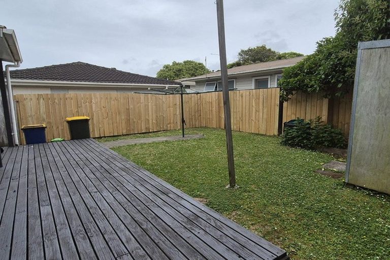 Photo of property in 2 Riverpark Crescent, Henderson, Auckland, 0610