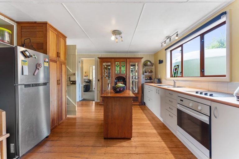 Photo of property in 16 Punga Street, Tangimoana, 4822