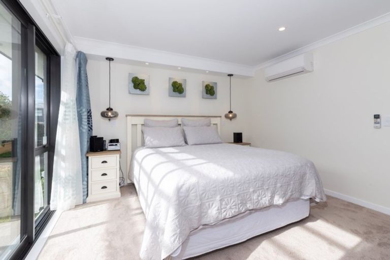 Photo of property in 35 Dida Park Drive, Kumeu, 0810