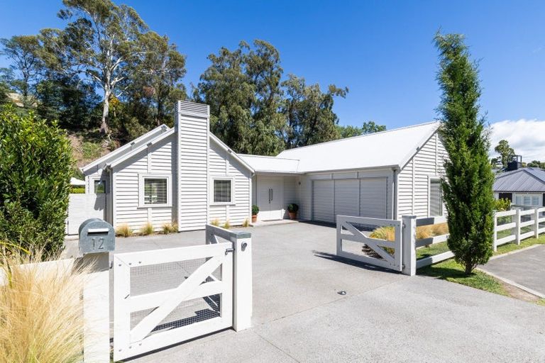 Photo of property in 12 Taruna Place, Havelock North, 4130