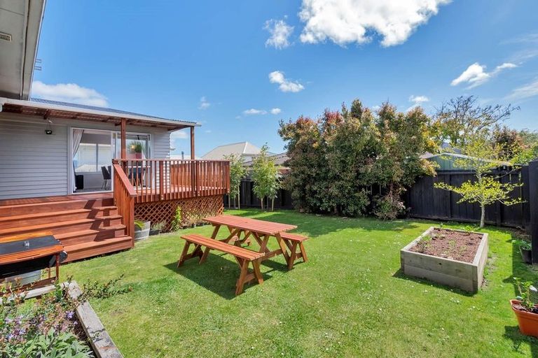 Photo of property in 1/1 Newington Road, Henderson, Auckland, 0612