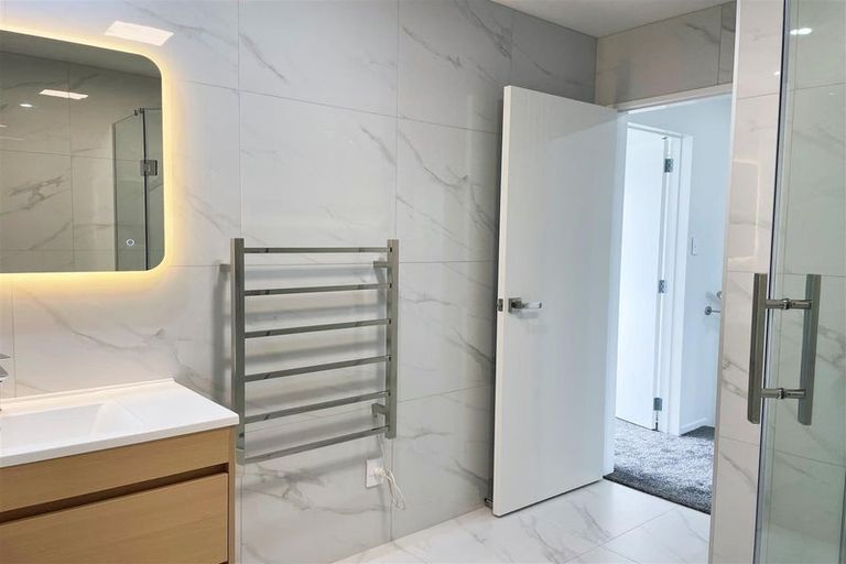 Photo of property in 8 Harikoa Way, Karaka, 2113