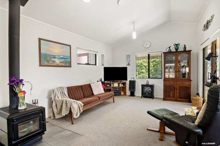Photo of property in 15 Kingfisher Way, Te Kowhai, Hamilton, 3288