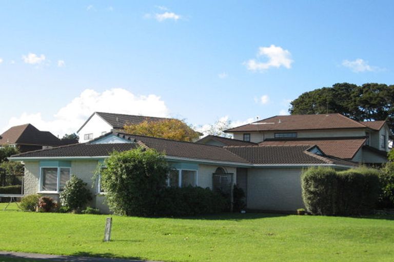 Photo of property in 39 Charles Prevost Drive, The Gardens, Auckland, 2105