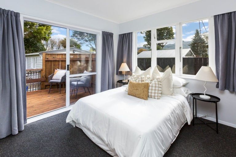 Photo of property in 3 Kashmir Avenue, Clouston Park, Upper Hutt, 5018