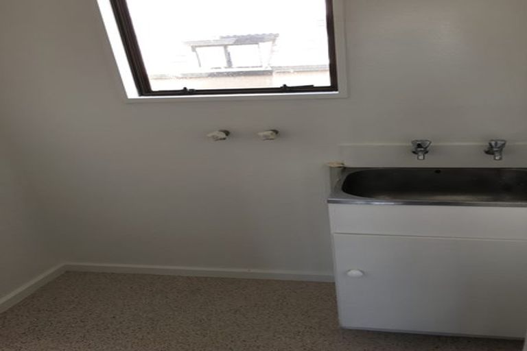 Photo of property in 5 Brockworth Place, Riccarton, Christchurch, 8011