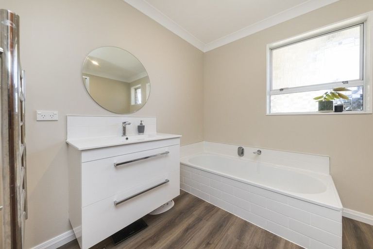 Photo of property in 8 Wedgwood Grove, Highbury, Palmerston North, 4412