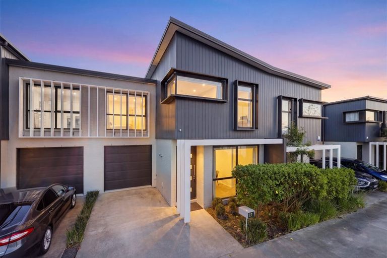 Photo of property in 27 Carder Court, Hobsonville, Auckland, 0618