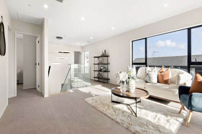 Photo of property in 47a Takutai Avenue, Half Moon Bay, Auckland, 2012