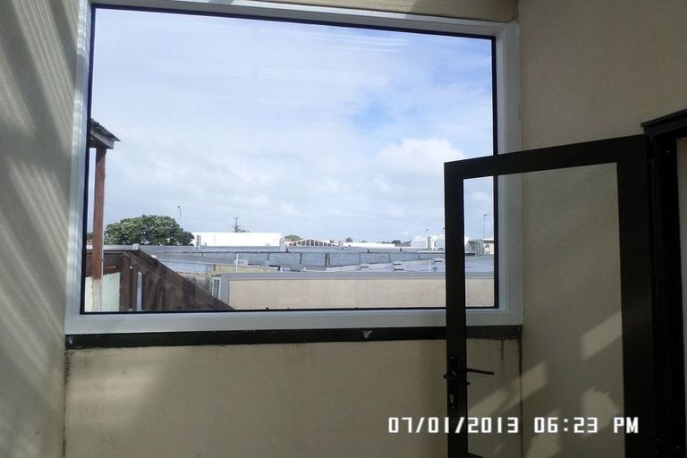 Photo of property in 4/469 Lake Road, Takapuna, Auckland, 0622