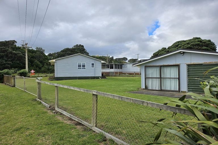 Photo of property in 1 Point Road, Mokau, 4376