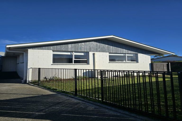 Photo of property in 20 Amberley Beach Road, Amberley, 7410