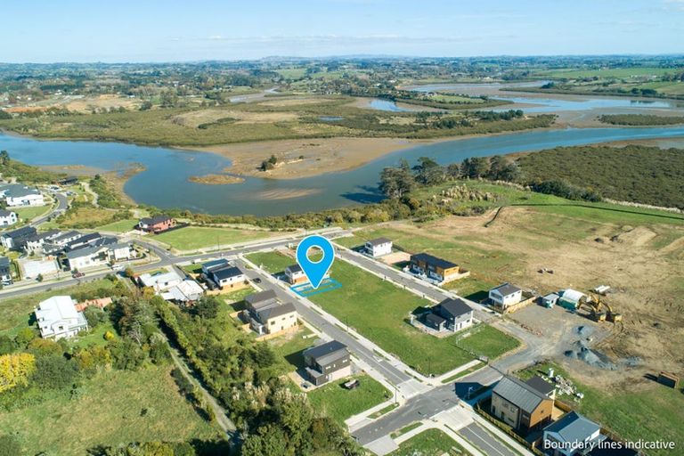 Photo of property in 12 Taipahitini Road, Rosehill, 2113