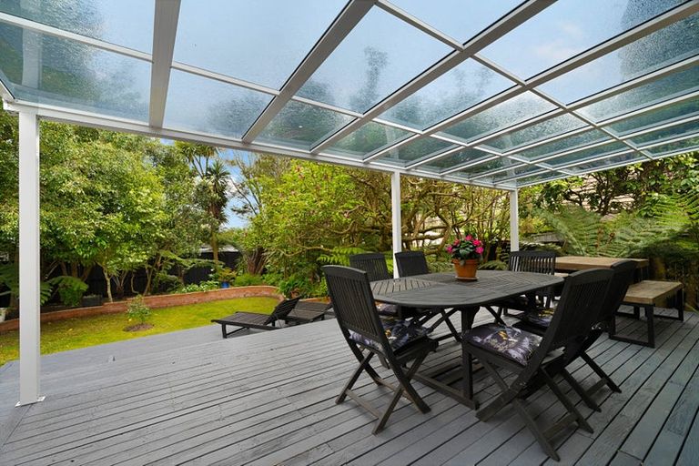 Photo of property in 2 Riserra Drive, Ranui, Auckland, 0612