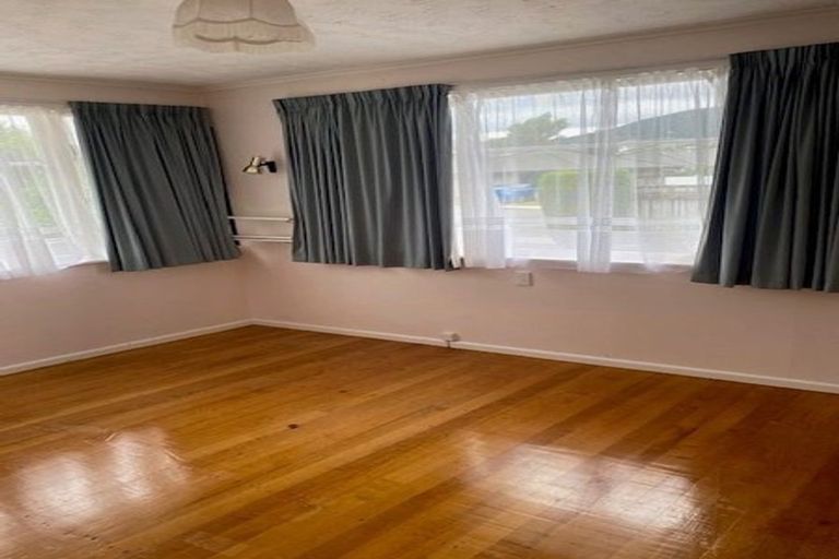 Photo of property in 45a Oxford Street, Tawa, Wellington, 5028