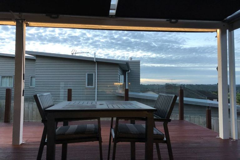 Photo of property in 90 Oakway Drive, Schnapper Rock, Auckland, 0632