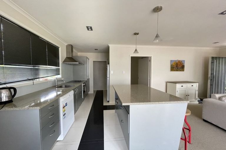 Photo of property in 2/3 Seine Road, Forrest Hill, Auckland, 0620