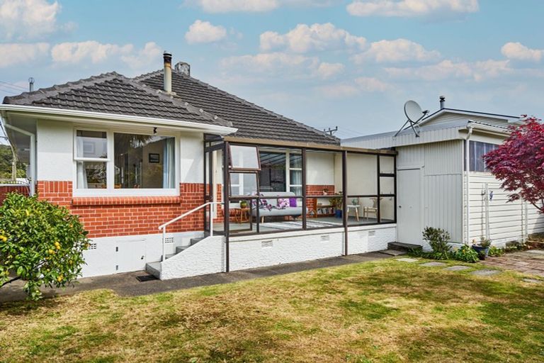 Photo of property in 8 Courtenay Road, Heretaunga, Upper Hutt, 5018