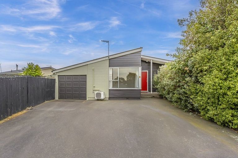 Photo of property in 1 Ian Place, Bishopdale, Christchurch, 8053
