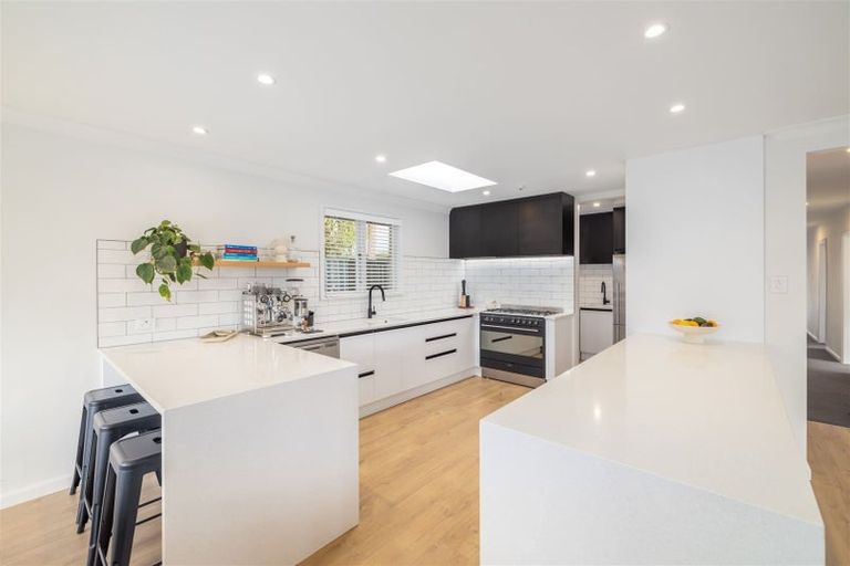 Photo of property in 6 Burrows Place, Ilam, Christchurch, 8041