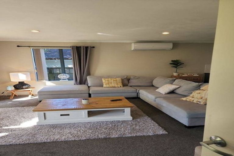 Photo of property in 33 Midshipman Court, Gulf Harbour, Whangaparaoa, 0930