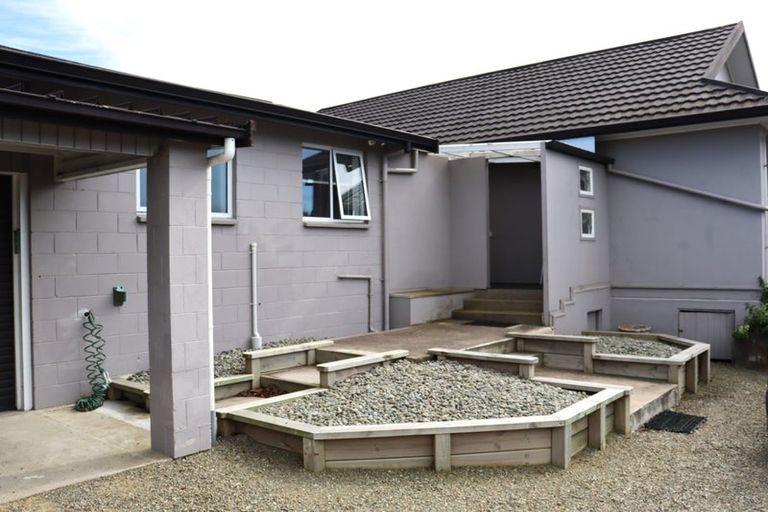 Photo of property in 2 Arthur Street, Holmes Hill, Oamaru, 9401