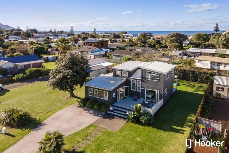 Photo of property in 4 Hereford Place, Waihi Beach, 3611