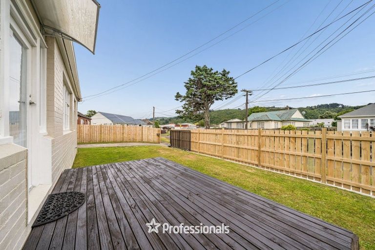 Photo of property in 10 Hughes Crescent, Taita, Lower Hutt, 5011