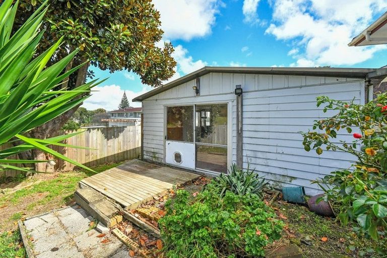 Photo of property in 17 Fairdale Avenue, Red Hill, Papakura, 2110