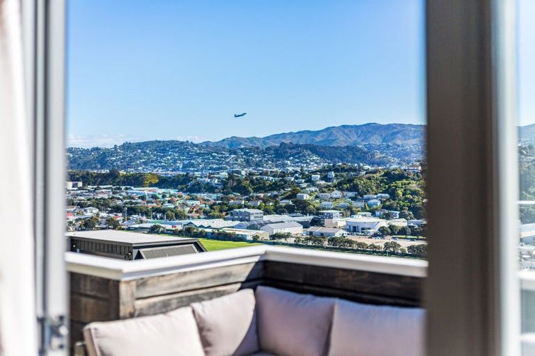 Photo of property in 81 Nevay Road, Miramar, Wellington, 6022