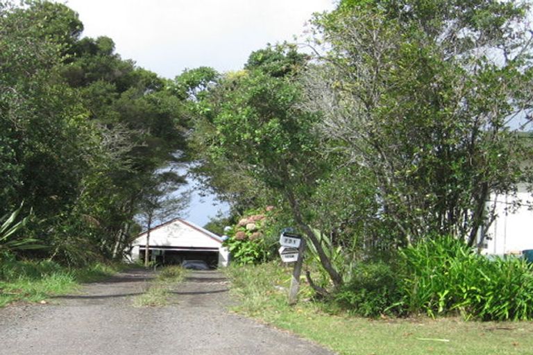 Photo of property in 135 Colwill Road, Massey, Auckland, 0614