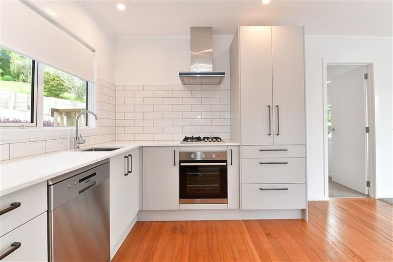 Photo of property in 11 Rata Road, Stanmore Bay, Whangaparaoa, 0932