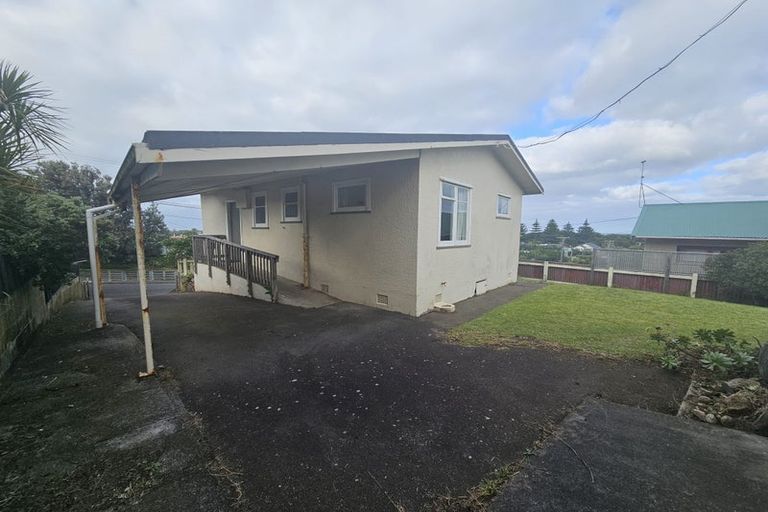 Photo of property in 9 Karewa Street, Castlecliff, Whanganui, 4501