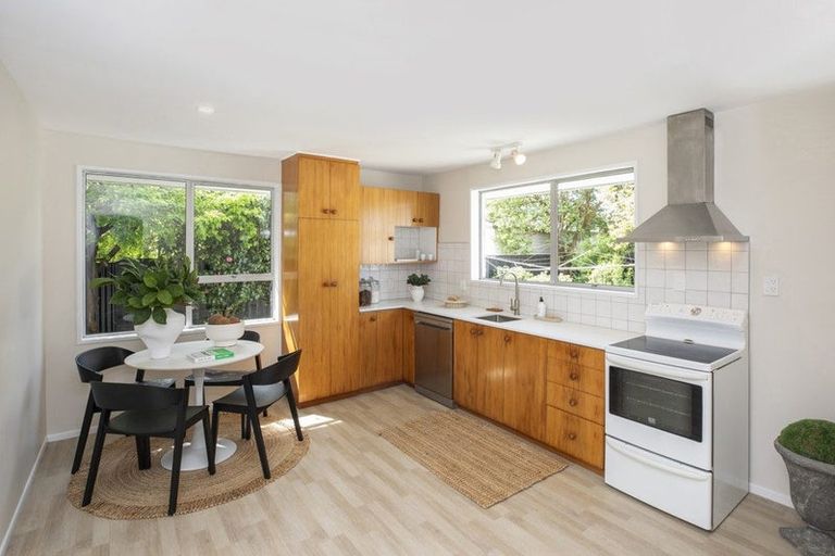 Photo of property in 2/21a Quinns Road, Shirley, Christchurch, 8013