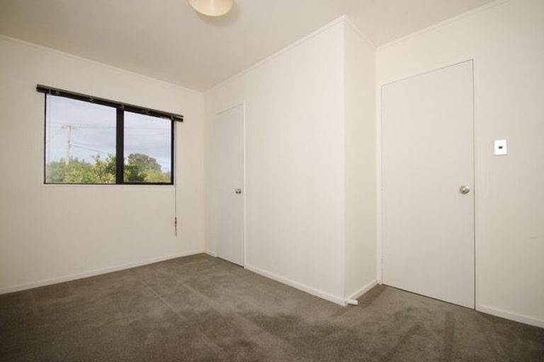 Photo of property in 1/3 Gloria Avenue, Te Atatu Peninsula, Auckland, 0610