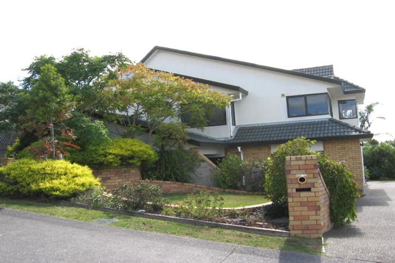 Photo of property in 8 Jacanas Place, Unsworth Heights, Auckland, 0632