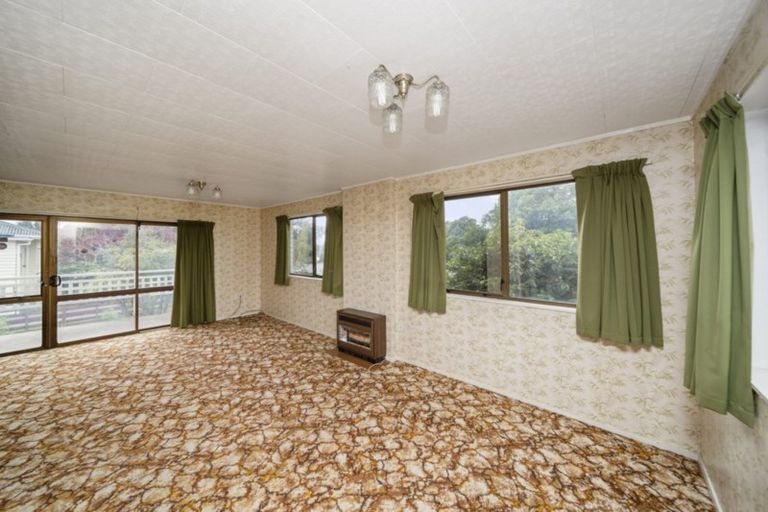 Photo of property in 16 Hinau Street, Inglewood, 4330