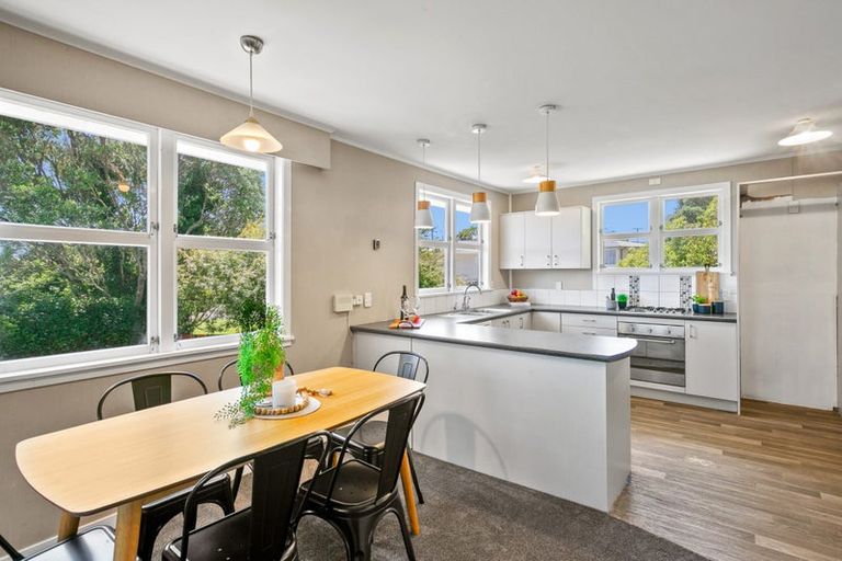 Photo of property in 62 Huatoki Street, Vogeltown, New Plymouth, 4310