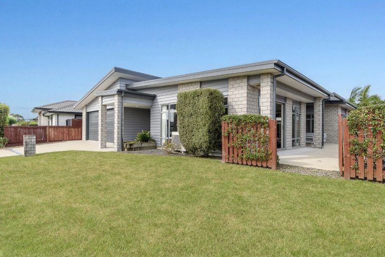 Photo of property in 78 Penetaka Heights, Pyes Pa, Tauranga, 3112