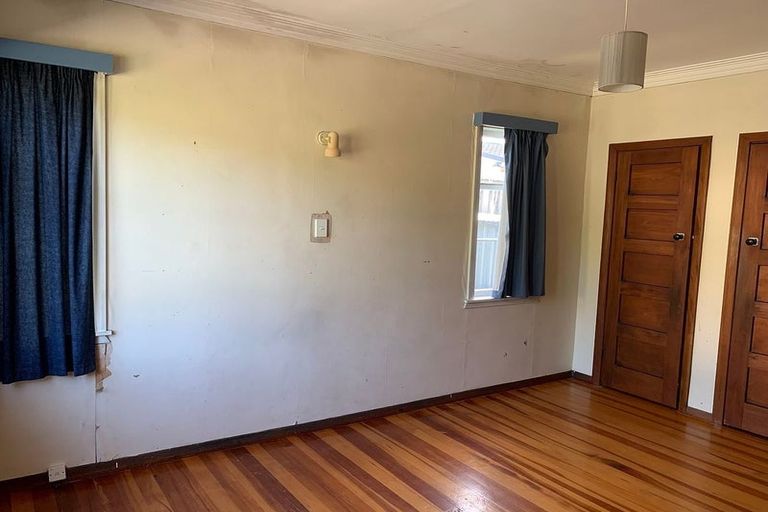 Photo of property in 33 Coates Street, Tawa, Wellington, 5028