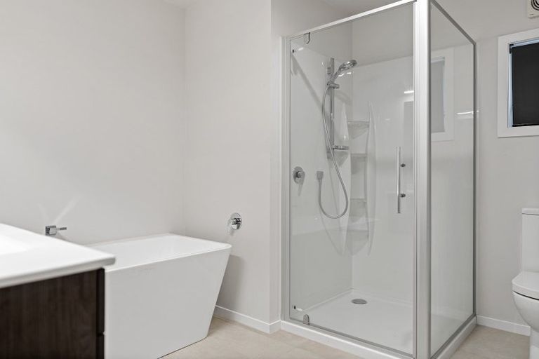 Photo of property in 5 Rangiuru Road, Mahina Bay, Lower Hutt, 5013