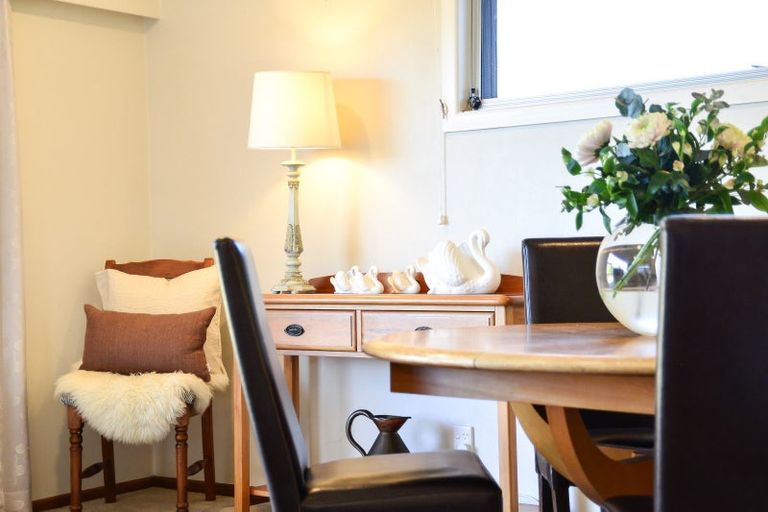 Photo of property in 39 Braid Road, St Andrews, Hamilton, 3200