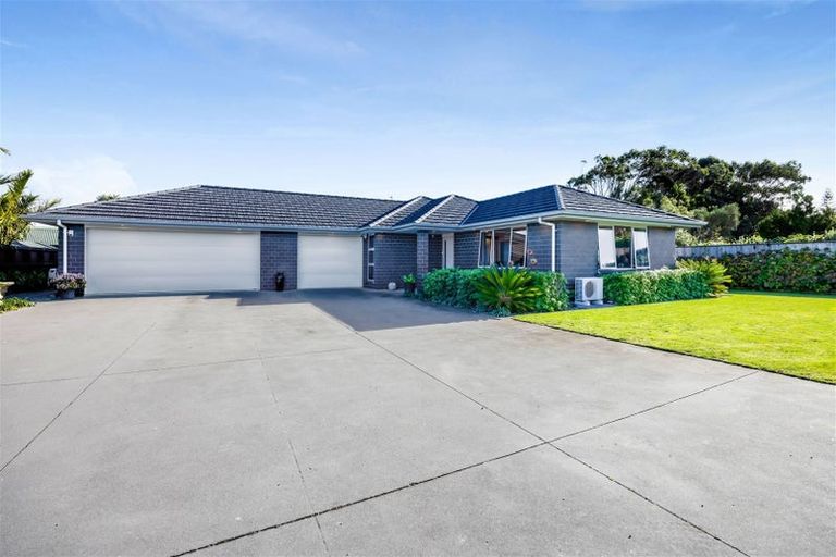 Photo of property in 15 Keene Drive, Bell Block, New Plymouth, 4312