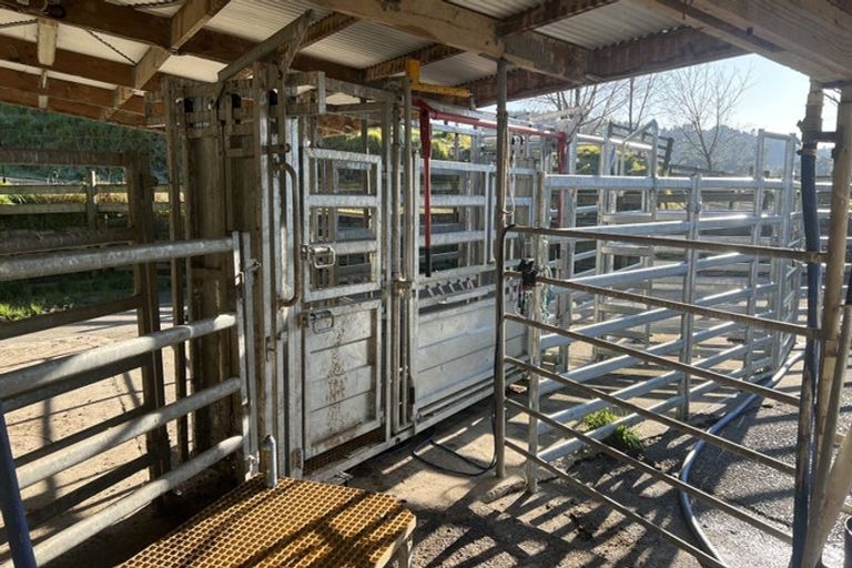 Photo of property in 492 Wairere Road, Paparoa, 0571